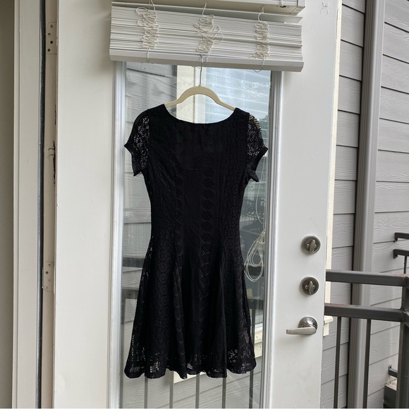 VO-Coquette Crochet Eyelet Zip Front Black Wedding Guest Small Dress - Picture 3 of 8